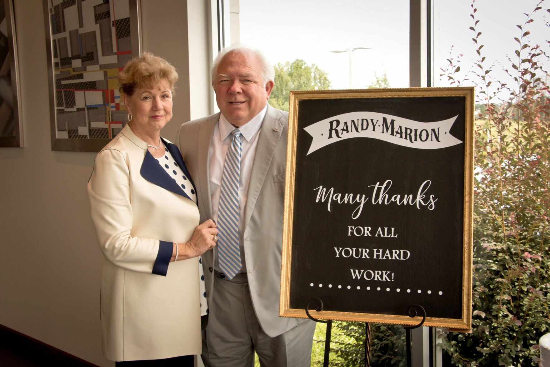 0119 Marion_Randy_30thCake9020a.jpg